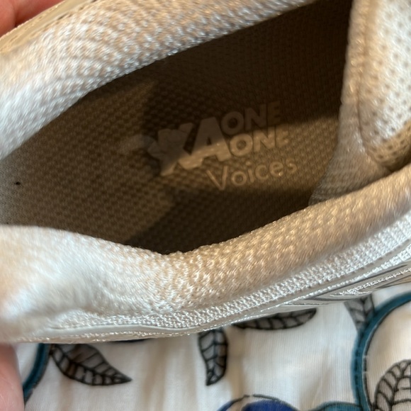 HOKA Outdoor Voices collaboration collection.  Size 6.  Needs a good cleaning. - Picture 5 of 6